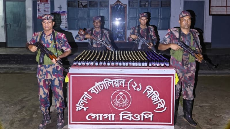 শার্শার গোগা সীমান্তে ৪১৭ বোতল ভারতীয় নেশাজাতীয় সিরাপ জব্দ