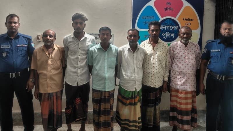 শার্শায় পুলিশের অভিযানে ৫ সাজাপ্রাপ্ত পরোয়ানাভুক্তসহ গ্রেপ্তার ৬