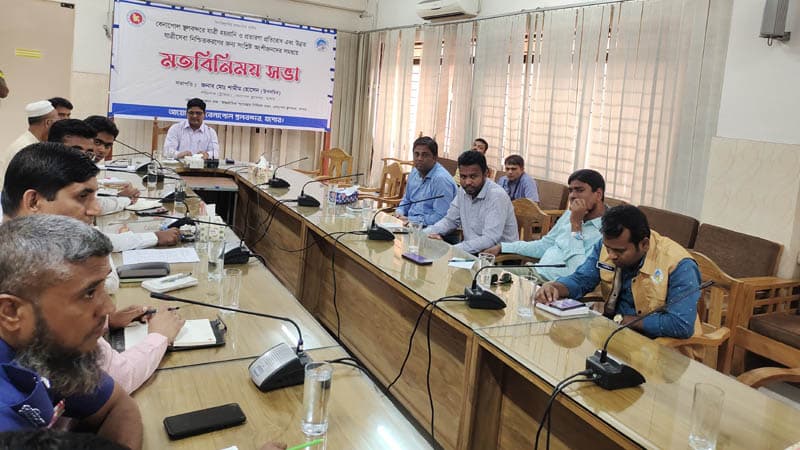 বেনাপোলে যাত্রী হয়রানি বন্ধে স্থলবন্দর পরিচালকের কঠোর হুঁশিয়ারি