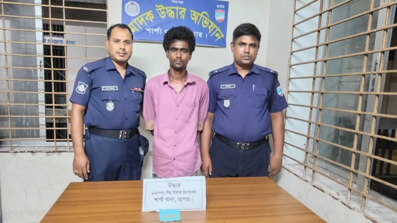 শার্শায় ইয়াবাসহ আটক ১