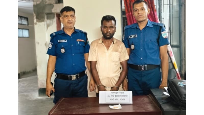 শার্শায় ইয়াবাসহ আটক ১, পলাতক ১