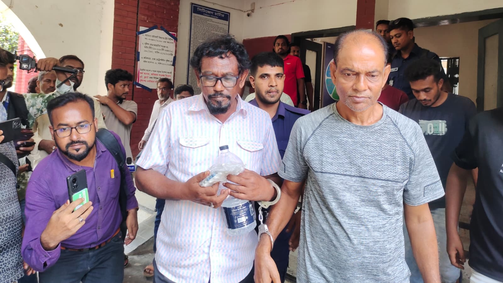 সাংবাদিক আসাদকে আটকের ঘটনায় শার্শা থানায় সাংবাদিকদের প্রতিবাদ