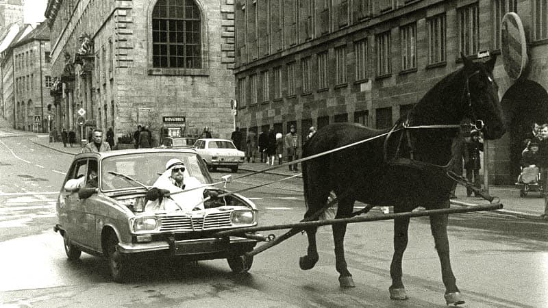  তেল সংকটের আশঙ্কা:  ১৯৭০-এর দশকের অভিজ্ঞতা কি আবারও ফিরে আসছে?