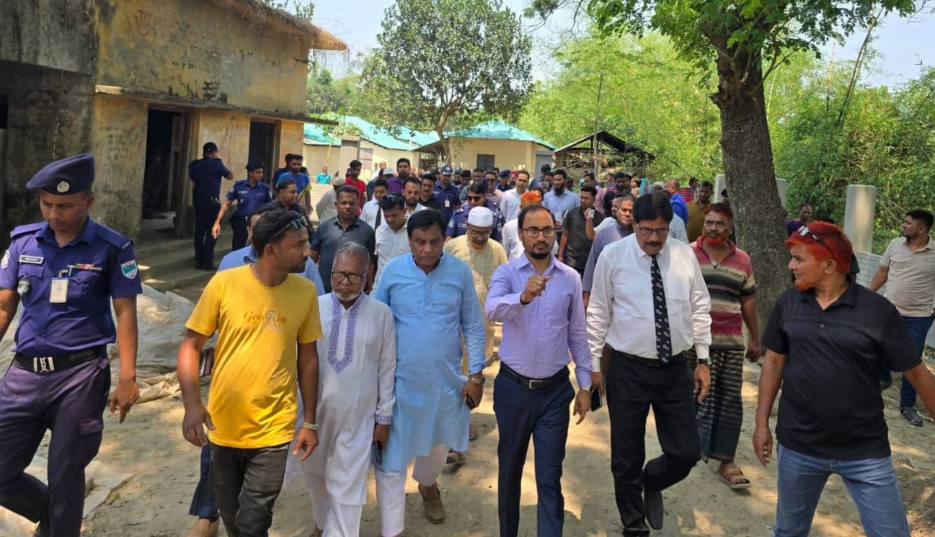 তারেক রহমানের আগমন ঘিরে উলাশীর ‘জিয়ার খাল’ পরিদর্শনে যশোর জেলা প্রশাসক “ইতিহাস জাগিয়ে পুনঃখননে নতুন আশার আলো দেখছেন এলাকাবাসী”