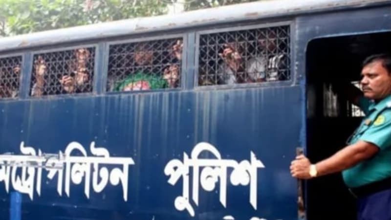 তেজগাঁও কলেজ মসজিদে গোপন বৈঠক, জঙ্গি সন্দেহে ২৩ জন আটক