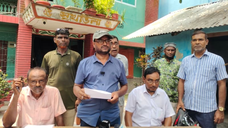 বেনাপোলে দুই ভাইয়ের সম্পত্তি বিরোধে সংবাদ সম্মেলন, জবরদখল ও প্রাণনাশের হুমকির অভিযোগ