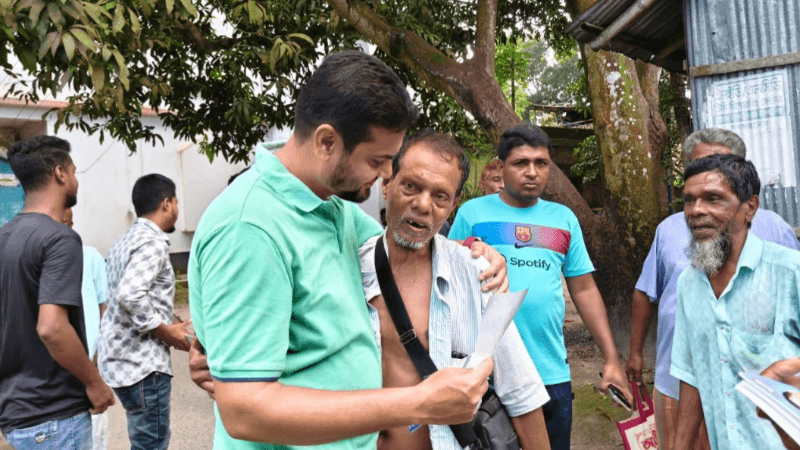 বেনাপোলে ভালোবাসার ডালি নিয়ে মানুষের দুয়ারে ইমদা