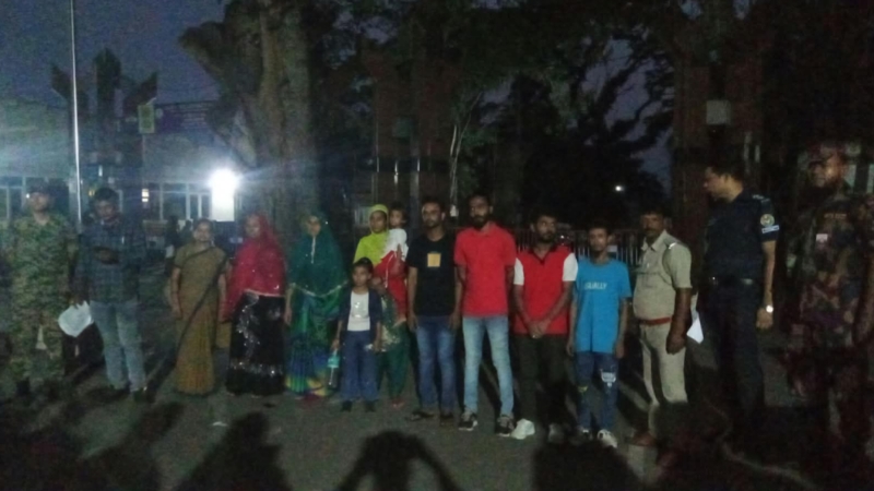 ট্রাভেল পারমিটে বেনাপোল দিয়ে দেশে ফিরেছেন ৯ বাংলাদেশি নাগরিক