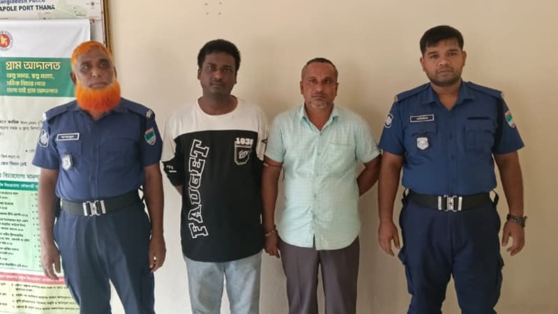 বেনাপোলে ভ্যানচালকের গলা চেপে ভ্যান ছিনতাইয়ের চেষ্টায় আটক ২