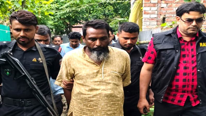 যশোরে যৌথ অভিযানে ওয়ারেন্টভুক্ত ‘ডাকাত সরদার’ গ্রেপ্তার
