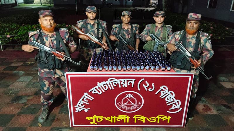 বেনাপোলের পুটখালী সীমান্তে ১৫০ বোতল ভারতীয় এসকাফ সিরাপ জব্দ