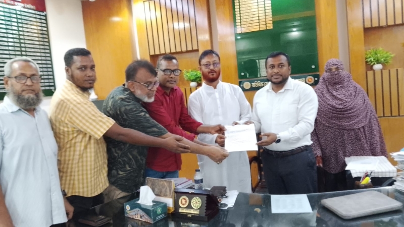 বেনাপোলে জমি অধিগ্রহণের ৩ বছর পরও ক্ষতিপূরণ পাননি মালিকরা-জেলা প্রশাসকের নিকট স্মারকলিপি