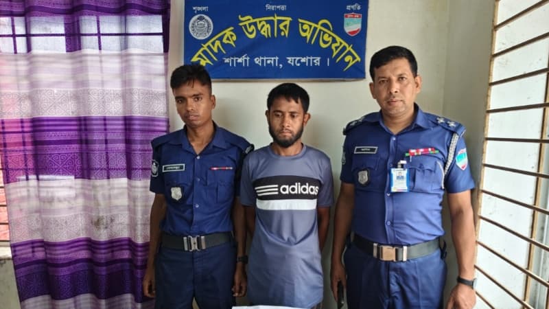 শার্শায় বাক ও শারীরিক প্রতিবন্ধী পিতা-মাতার ০৮ বছরের শিশুকে ধর্ষণ চেষ্টা মামলার আসামী গ্রেফতার