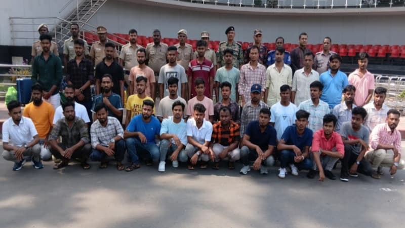 ভারতে আটক ৩৬ বাংলাদেশিকে বেনাপোল চেকপোস্ট দিয়ে ফেরত