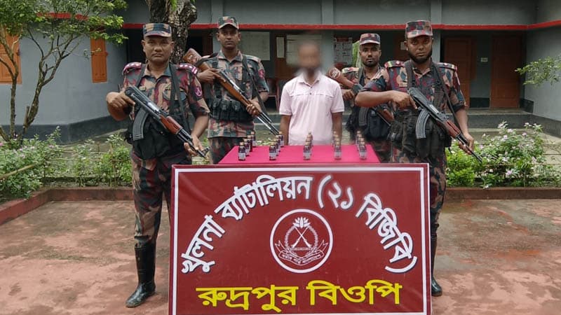 শার্শায় ২০ বোতল ভারতীয় উইনিক্স সিরাপসহ যুবক আটক