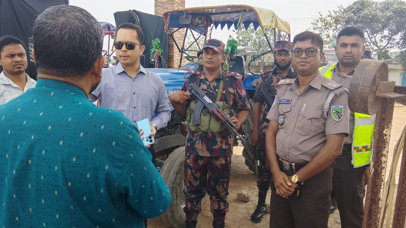 বাগআঁচড়ায় জহুরা ফিলিং স্টেশনে যৌথ অভিযানে ডিজেল জব্দ, জরিমানা