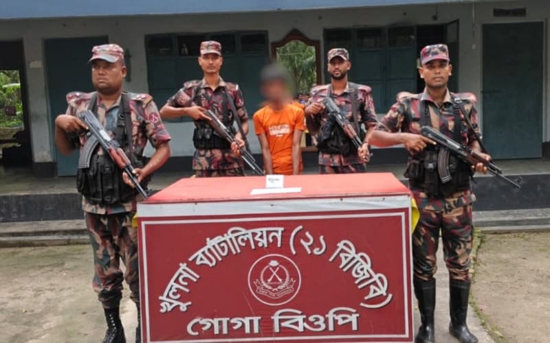 শার্শা সীমান্তে বিজিবির অভিযানে ১২ পিস ইয়াবাসহ যুবক আটক