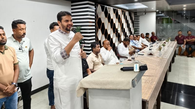 বেনাপোলে দলীয় নেতাকর্মীদের সঙ্গে যুবদল নেতা ইমদার মতবিনিময় সভা