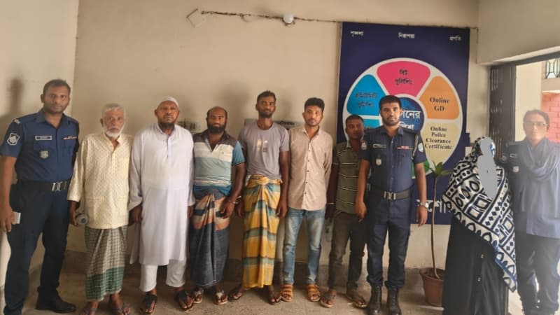 শার্শা থানা পুলিশের অভিযানে ৭ পরোয়ানাভুক্ত আসামি আটক