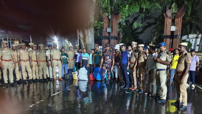 ট্রাভেল পারমিটে ভারত থেকে দেশে ফিরেছেন ৫০ বাংলাদেশি, হস্তান্তর হয়েছে বেনাপোল সীমান্তে