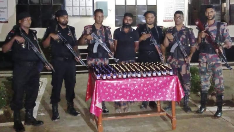 যশোরের শার্শা সীমান্তে বিজিবি-র‌্যাবের যৌথ অভিযানে মাদকসহ আটক ১