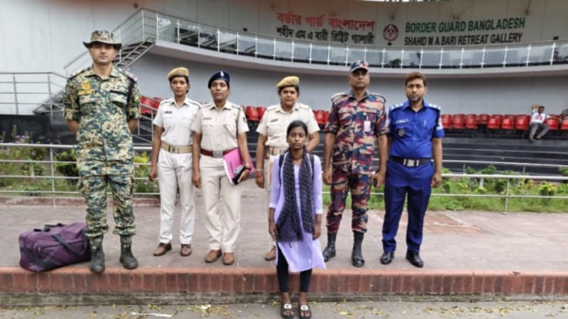 ভারত থেকে ট্রাভেল পারমিটে দেশে ফিরলেন দিনাজপুরের তরুণী