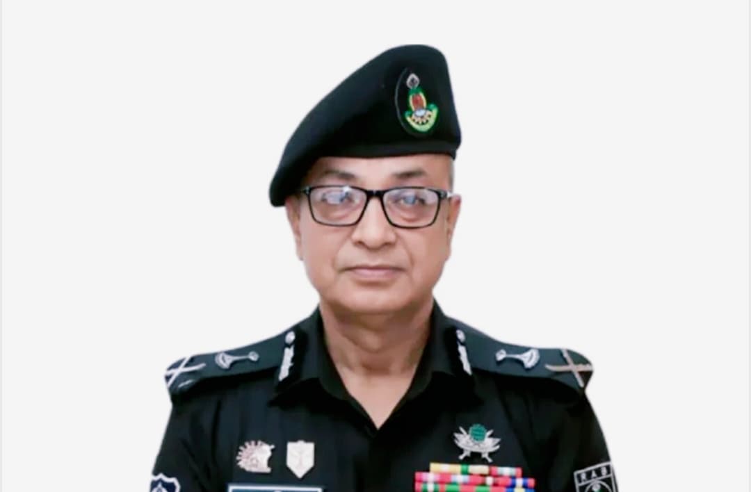 র‌্যাবের নতুন মহাপরিচালক (ডিজি) হিসেবে দায়িত্ব গ্রহণ করেছেন অতিরিক্ত আইজিপি আহসান হাবীব পলাশ।