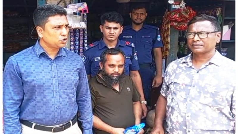শার্শার নাভারণে অস্বাস্থ্যকর পরিবেশে তৈরি শিশু খাদ্য বিক্রির দায়ে বিসমিল্লাহ স্টোরকে এক লাখ টাকা জরিমানা